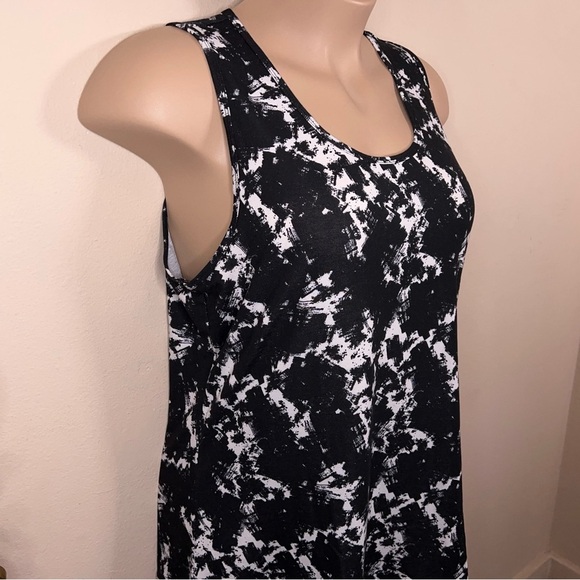 NEW XXXL LULAROE BLACK WHITE TANK TOP SLEEVELESS STRETCH ABSTRACT PRINT - Picture 3 of 14